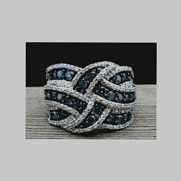 Jewelry - 😍NEW CZ SILVER COLOR RING